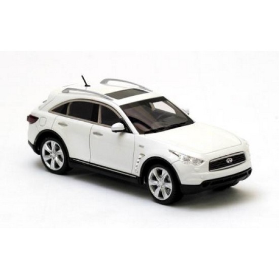 NEO44541 - 1/43 INFINITY FX50 VERSION 2 WHITE 2010